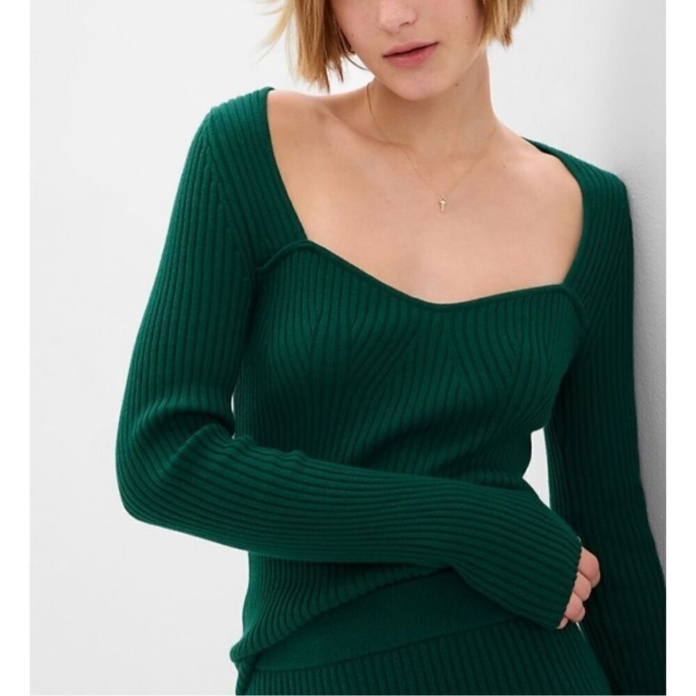 Gap green ribbed sweetheart sweater size M